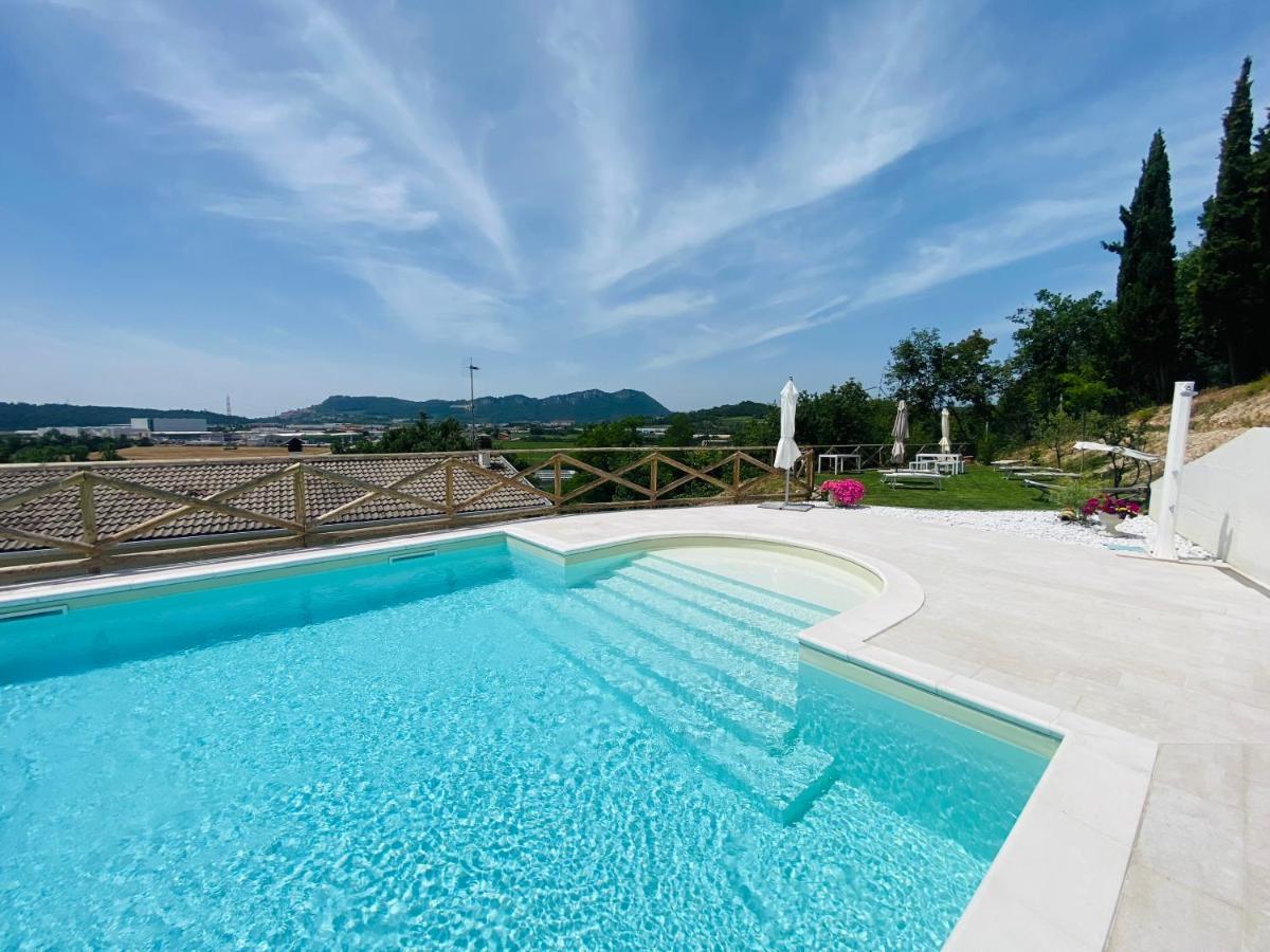 Villa Poggio Ulivo Pool-Apartments Rivoli Veronese 外观 照片