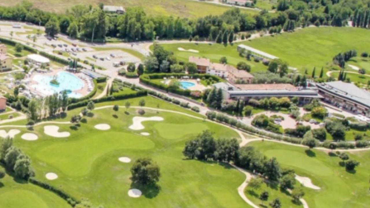 Villa Poggio Ulivo Pool-Apartments Rivoli Veronese 外观 照片