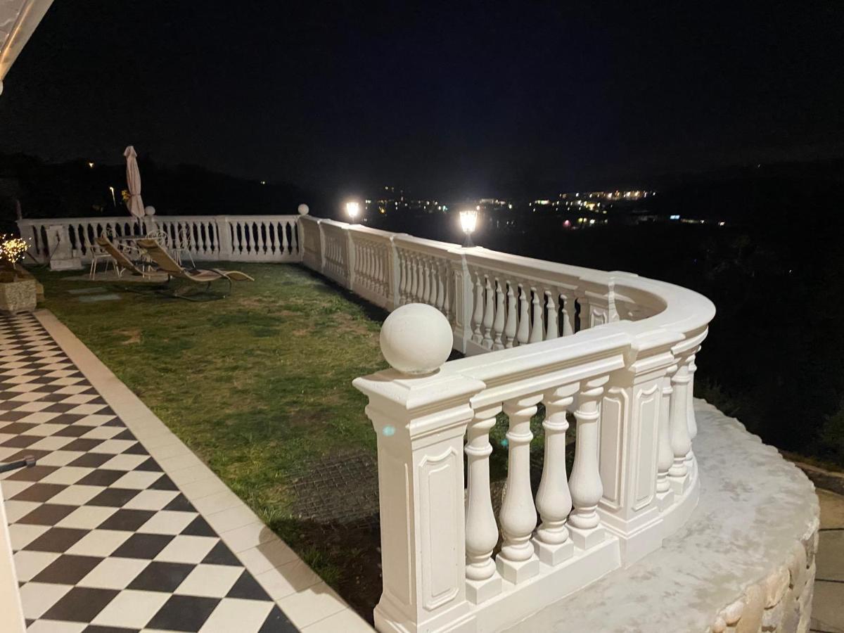 Villa Poggio Ulivo Pool-Apartments Rivoli Veronese 外观 照片